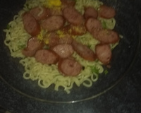 Macarrão instantâneo com calabresa