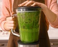 Eu bebo esse suco sem água há 30 anos todos os dias: bebida desinflama o corpo e combate doenças