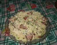 Macarrão com linguiça calabresa e creme de leite