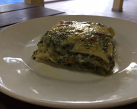 Lasanha com molho de espinafre