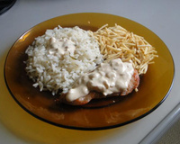 Filé de peito de frango com molho branco