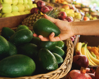 Como escolher abacate maduro sem tocar na fruta: nunca mais errei o ponto depois que descobri esse truque