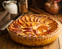 Faça essa sobremesa na travessa de ameixa para o almoço de domingo