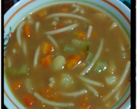 Sopa de carne com feijão e legumes