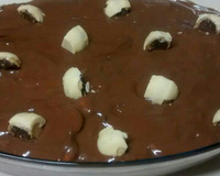 Pavê de creme de avelã e bombom