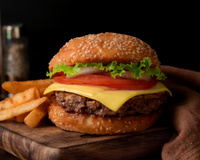 Sanduíche com hambúrguer caseiro