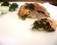 Filé de frango recheado com molho de requeijão com espinafre