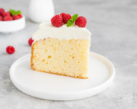 Bolo simples feito com leite em pó é perfeito para comer com um café bem quentinho