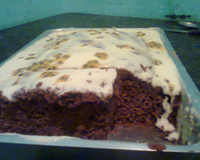 Bolo de chocolate com mousse de maracujá