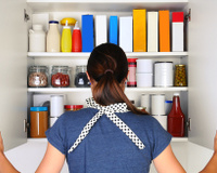 Dicas de como arrumar os armários da cozinha: confira