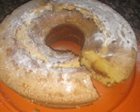 Bolo de fubá com goiabada