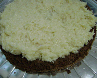 Bolo prestígio à moda Mi