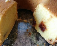 Bolo de fubá com goiabada