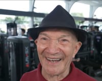 Antônio Medeiros, 102 anos, começou a malhar aos 70 e revela o que bebe todas as manhãs: "É um remédio"