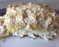 Cuca de banana com farofa