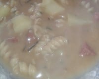 Sopa de feijão com macarrão