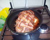 Rocambole de carne recheado