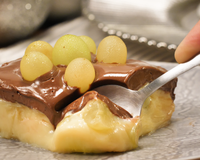 Essa é a melhor receita de bombom de travessa que você vai ver: aprendi com a minha sogra e nunca mais fiz de outro jeito