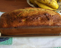 Que tal um pão de banana pronto em 10 minutos? Além de rápida, receita é muito fácil!