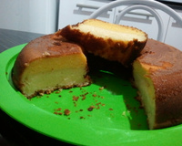 Bolo de milharina cremoso
