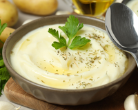 Os chefs são unânimes: o purê de batatas fica melhor se você substituir o leite e a manteiga por este ingrediente