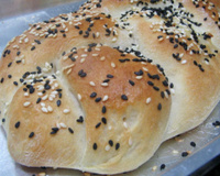 Pão de iogurte com queijo branco e tomate seco