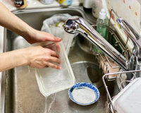 Odeia lavar louça? Esses 6 truques PRÁTICOS vão mudar sua vida e facilitar sua rotina