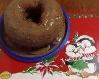 Bolo simples de liquidificador com cobertura de chocolate