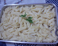 Macarrão penne ao molho branco