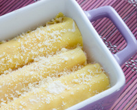 Minicanelones recheados com ricota, nozes e queijo roquefort