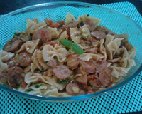 Macarrão com linguiça calabresa fresca