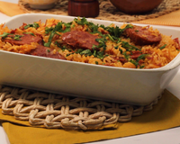 Arroz com carne-seca e calabresa na panela de pressão 