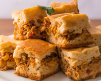 Quem disse que precisa de farinha de trigo para fazer torta salgada? Experimente essa versão sem glúten que é muito mais gostosa