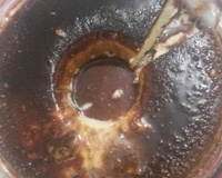 Sorvete de creme com cobertura de chocolate