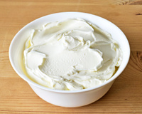 Quark: creme de queijo leve, cremoso e mais consumido que o iogurte grego chega ao Brasil