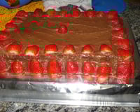 Bolo Mousse de chocolate com morangos