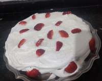 Bolo pão-de-ló com chantilly