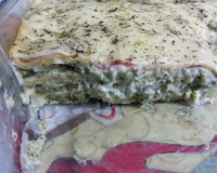 Lasanha de brócolis com creme de cebola