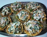 Cestinha de Parmesão com Salada Agridoce