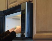 Como esquentar comida corretamente: confira as dicas