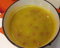 Sopa de batata baroa com alho poró