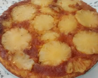 Bolo de abacaxi em calda