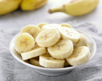 É quase um doce! Veja como fazer bananas caramelizadas na airfryer