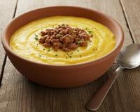 Sopa de fubá com carne moída é o melhor jantar para as noites frias, sempre que faço não sobra nada na panela!