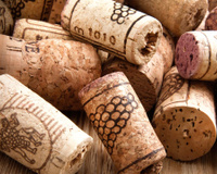 Por que as pessoas estão colocando uma rolha de vinho dentro do forno desligado?