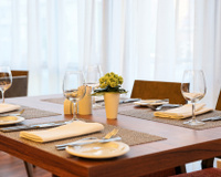 4 dicas práticas para arrumar uma mesa de jantar simples