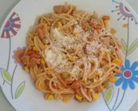 O suculento macarrão com salsicha