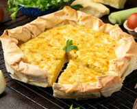 Descobri uma receita nova de torta salgada: como preparar uma flamiche, prato tradicional francês que lembra uma quiche e é mais fácil de fazer do que parece