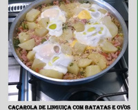 Caçarola de linguiça com batata e ovos