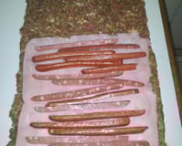 Rocambole de carne moída com linguiça